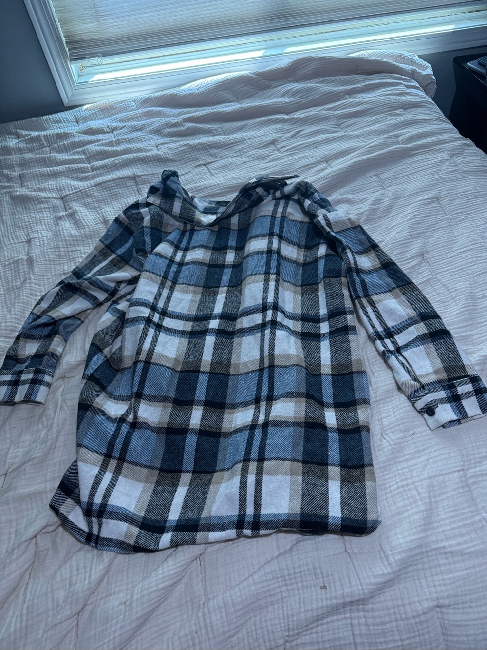 Boohoo Shacket - Picture 3 of 3